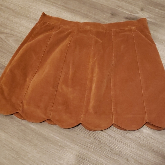 Skirt - Picture 2 of 3